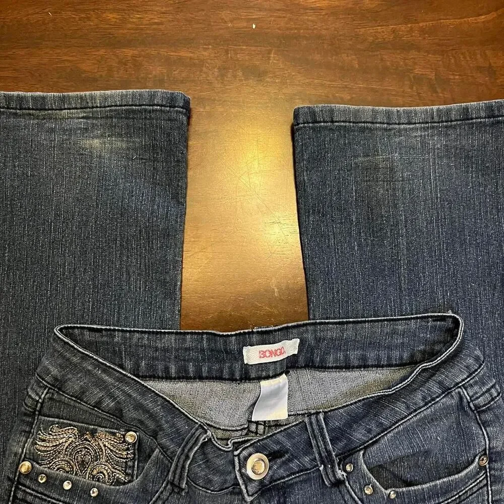 Bongo Women's Embellished Dark Wash Blue Jeans No size tag (Measures: 28x30) - Picture 5 of 7